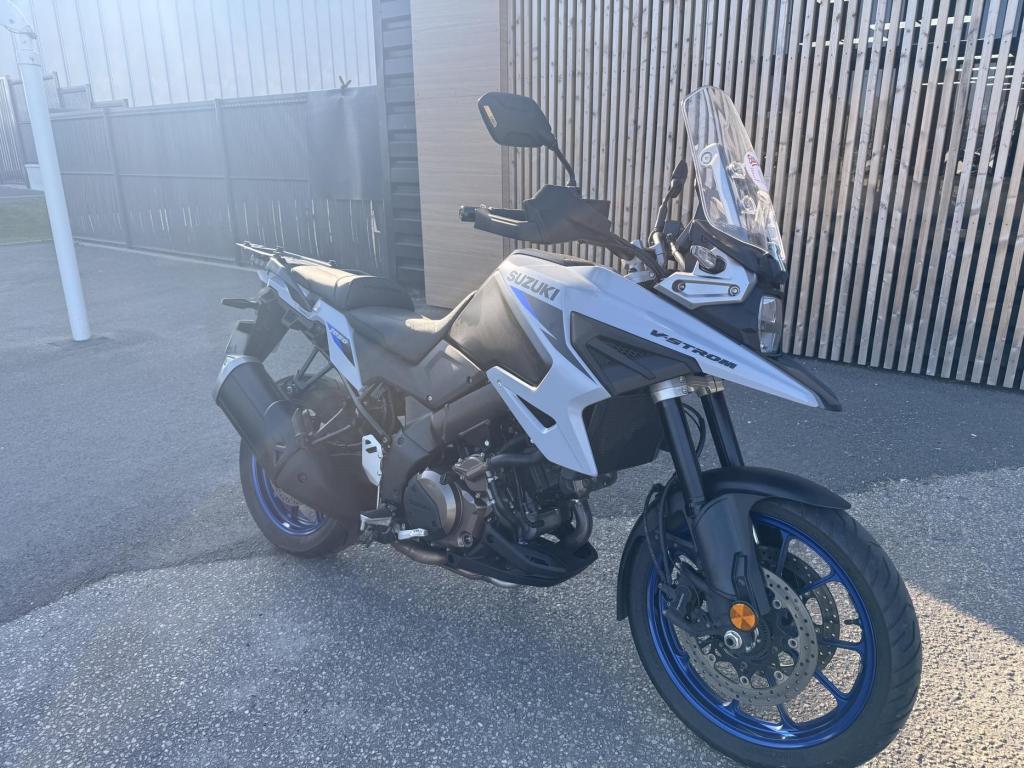 SUZUKI V-STROM 1050